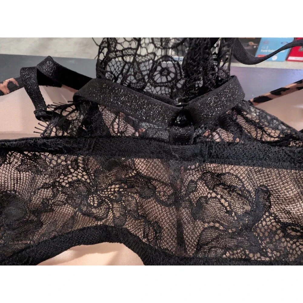 VICTORIA'S SECRET VERY SEXY Strap Push Up Bra 38DDD front close underwire NWOT